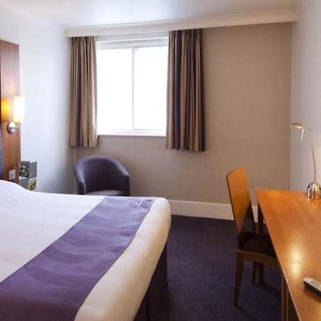 Premier Inn Leek Town Centre Dış mekan fotoğraf