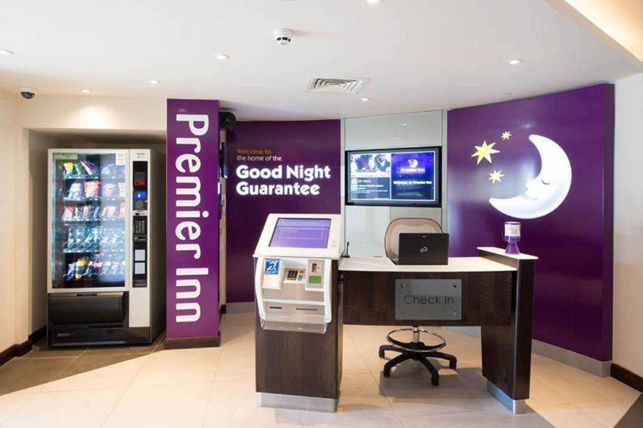 Premier Inn Leek Town Centre Dış mekan fotoğraf